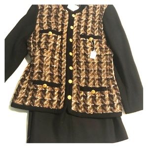 Vintage  Authentic Chanel Tweed Wool Skirt Suit